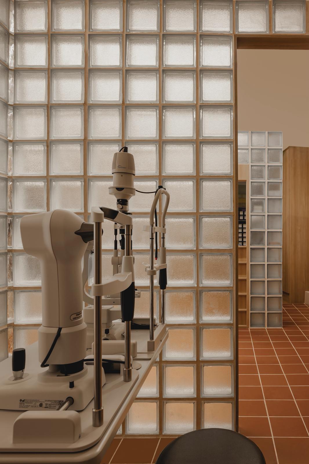 Optometry equipment used for myopia assessment at Eyecandy Optical Fernvale